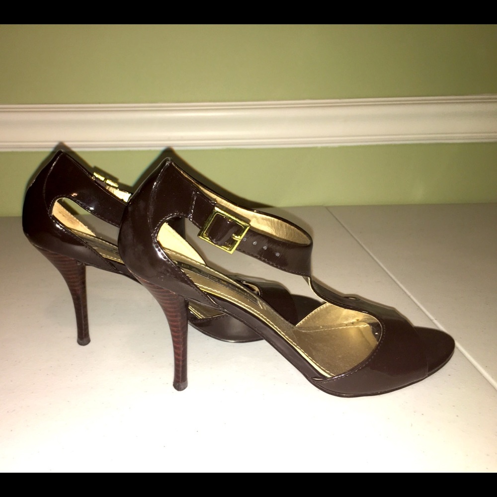 Bandolino brown patent leather sandals size 8